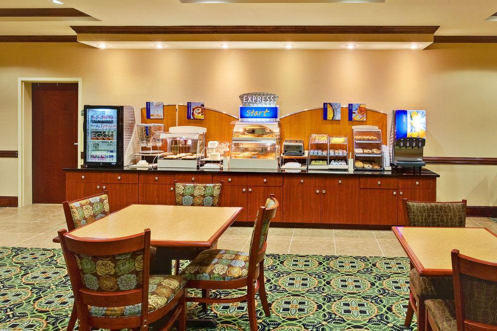 Holiday Express & Millington-memphis Area By Ihg 2* Millington