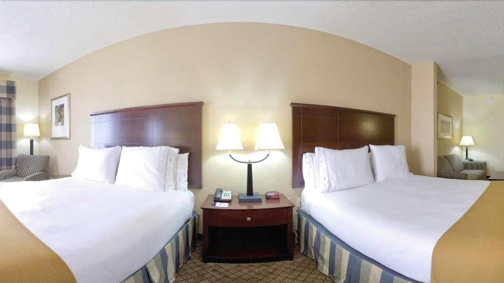 Holiday Express & Millington-memphis Area By Ihg Hotel