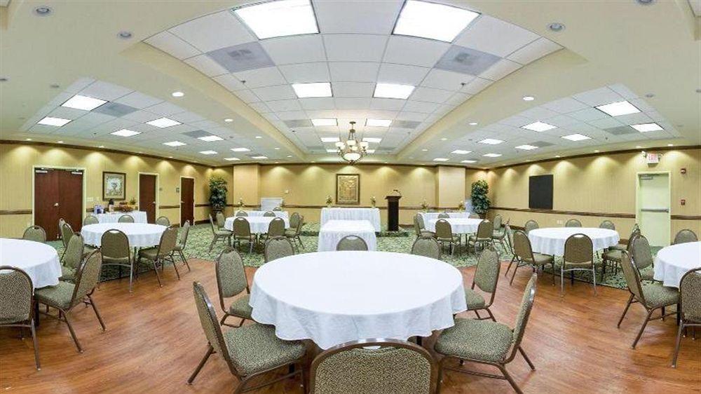 Holiday Express & Millington-memphis Area By Ihg 2* Millington