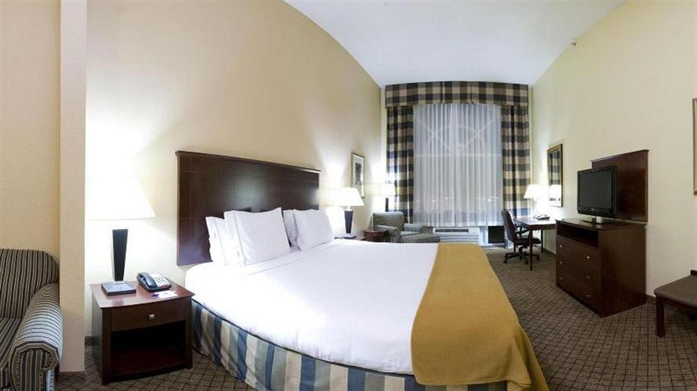Holiday Express & Millington-memphis Area By Ihg